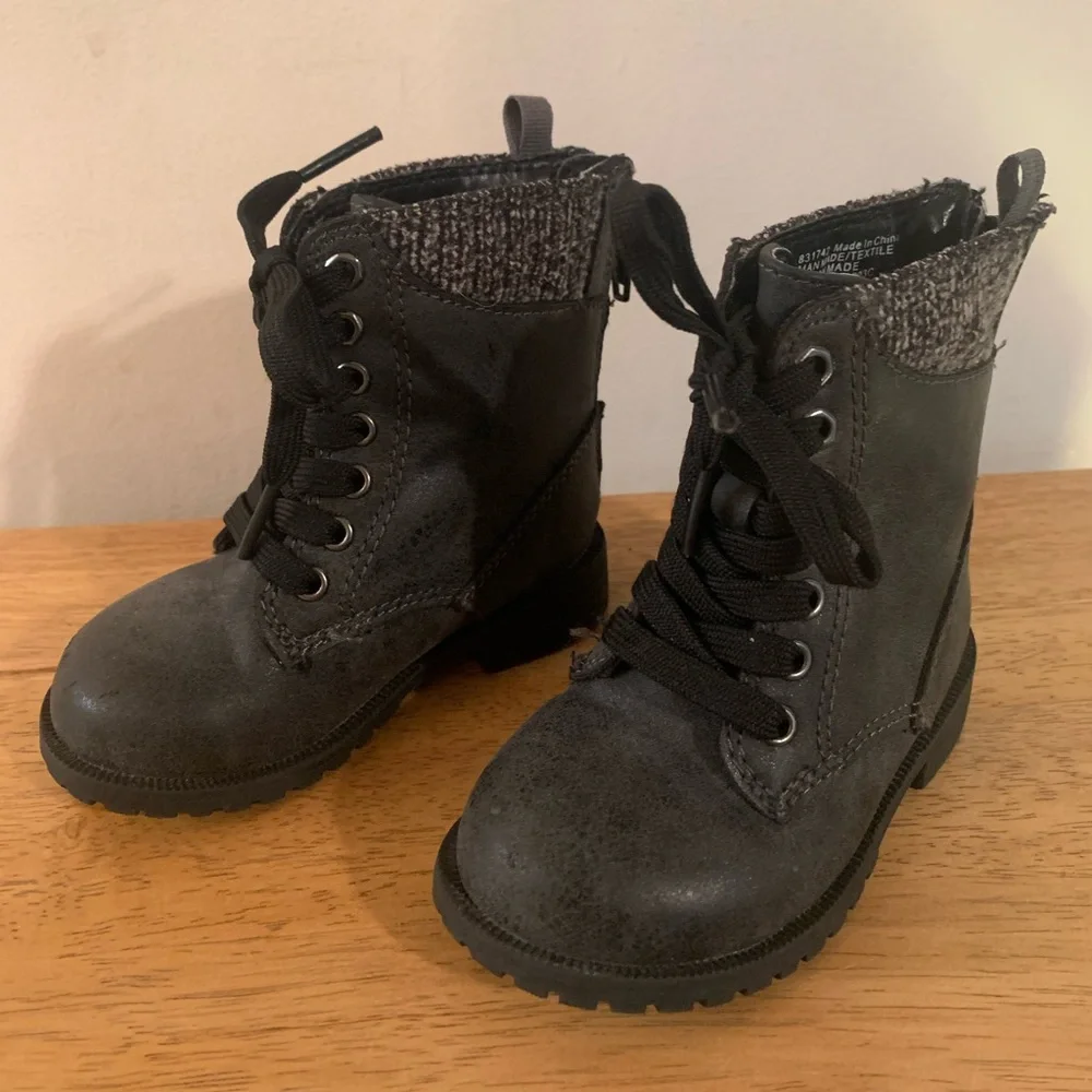 Koala Kids Boots Combat Style Size 5 black grey GUC